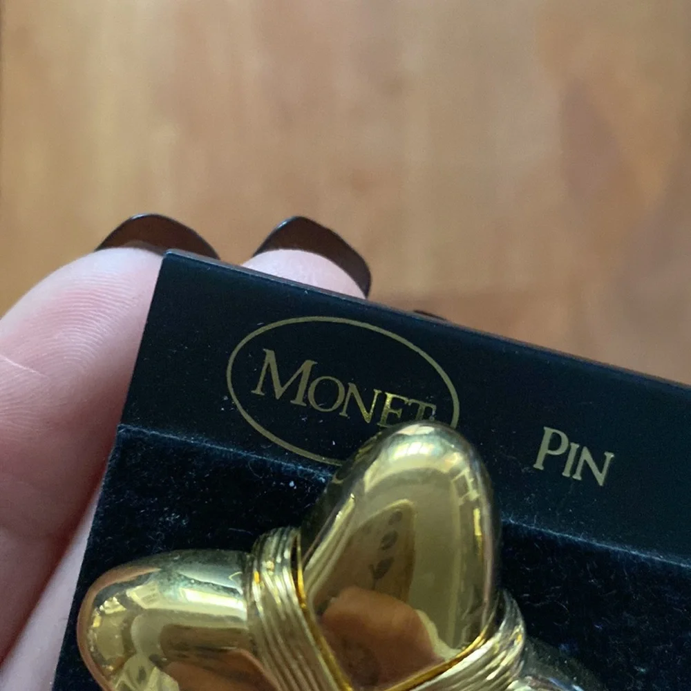 New Vintage Monet Gold Tone Metal Maltese Cross Pin Brooch Costume Jewelry